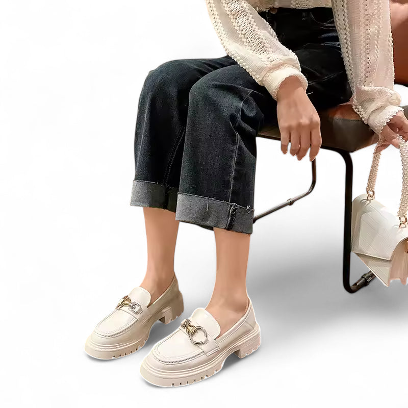 Mocassin Compensé En Cuir Blanc Et Chainette Pour Femme