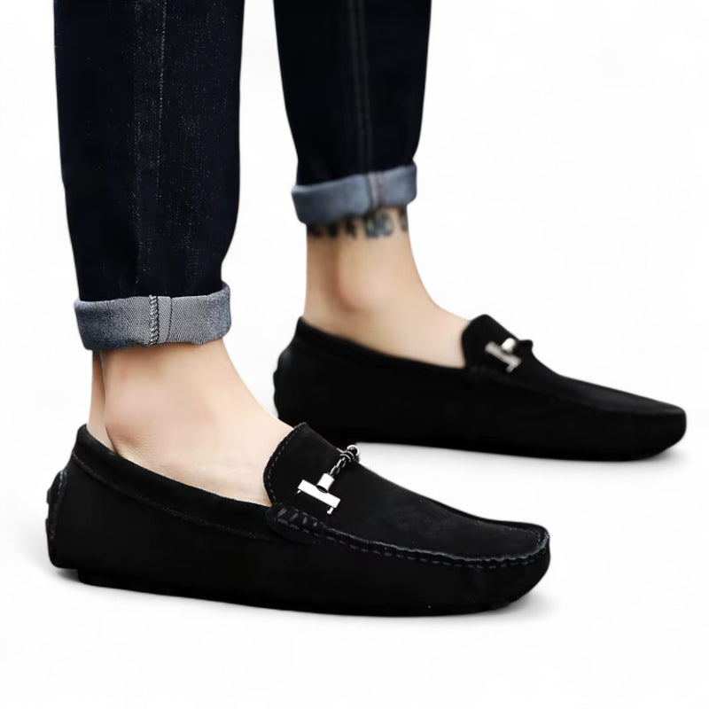 Mocassin En Daim Noir Avec Chaine Pour Homme