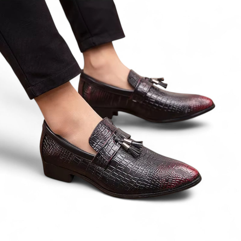 Mocassin En Cuir Vernis Noir Et Rouge à Gland Homme
