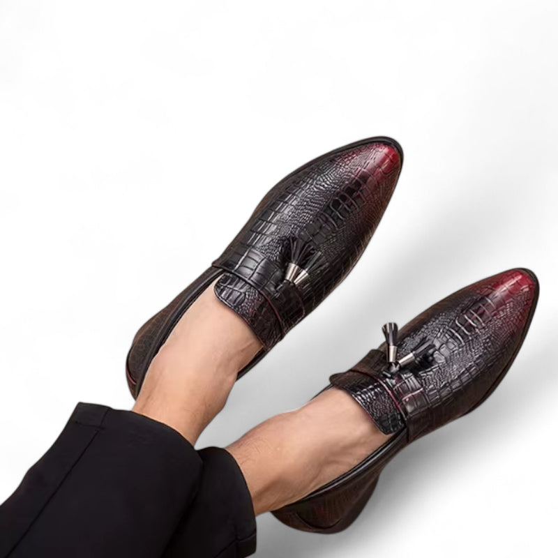 Mocassin En Cuir Vernis Noir Et Rouge à Gland Homme