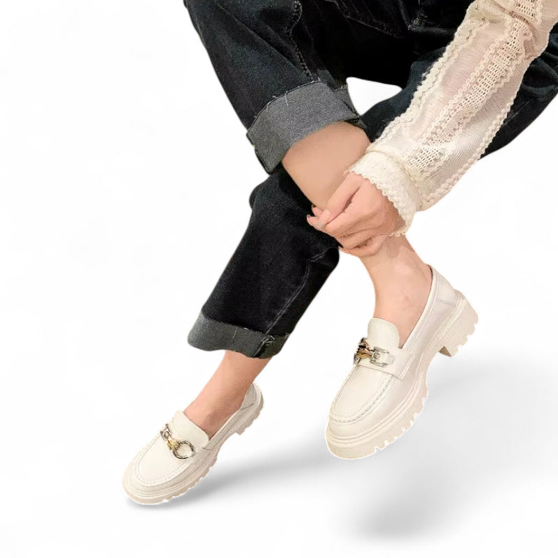 Mocassin Compensé En Cuir Blanc Et Chainette Pour Femme