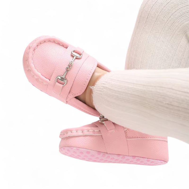 Mocassin En Cuir Rose Avec Chainette Bébé