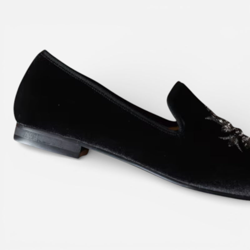 Mocassin Daim Noir Fleur Argenté Femme