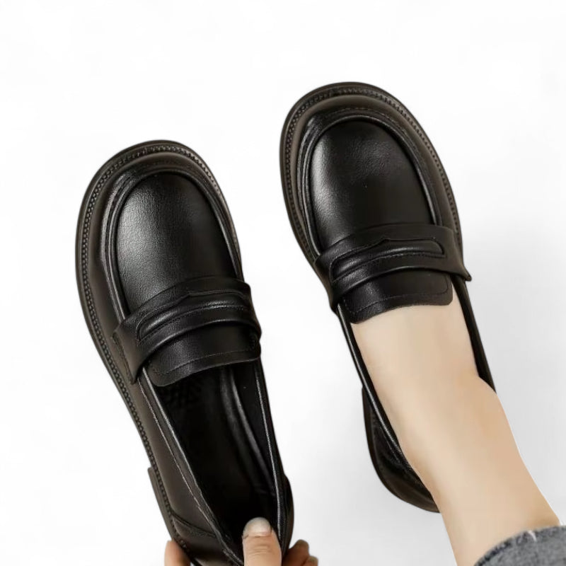 Mocassin En Cuir Noir Vernis Femme à Talon Chic