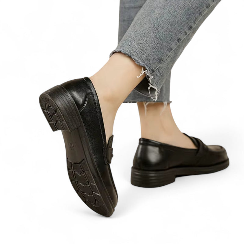 Mocassin En Cuir Noir Vernis Femme à Talon Chic