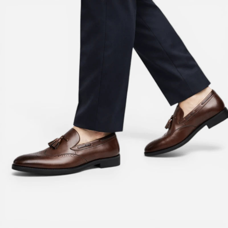 Mocassin En Cuir Vernis à Gland Marron Foncé Talon Homme