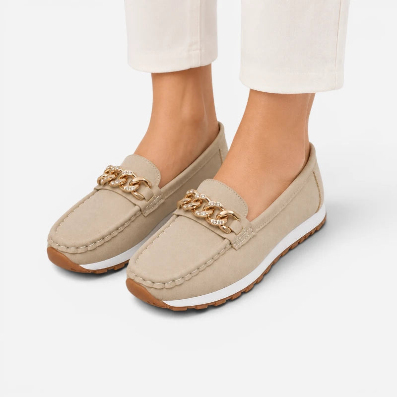Mocassin Beige Compensé À Chaine Dorée