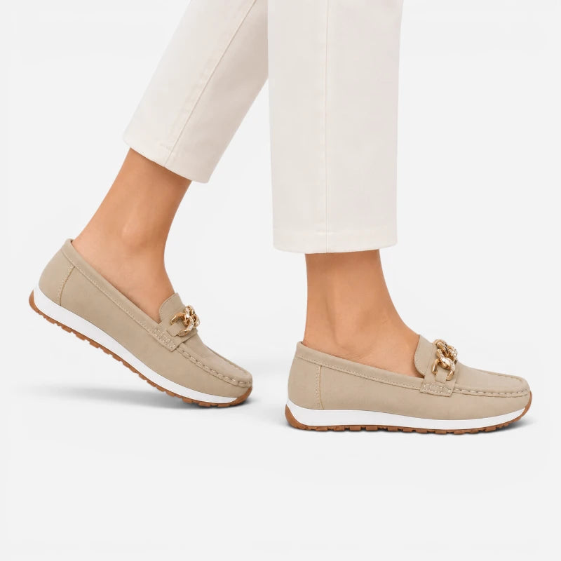 Mocassin Beige Compensé À Chaine Dorée