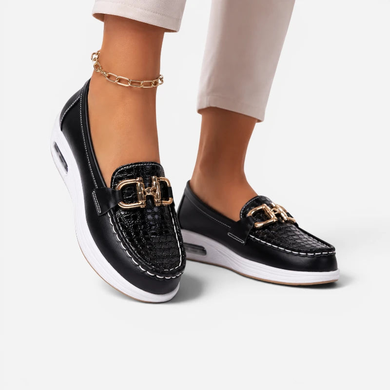 Mocassin Noir Boucle Dorée