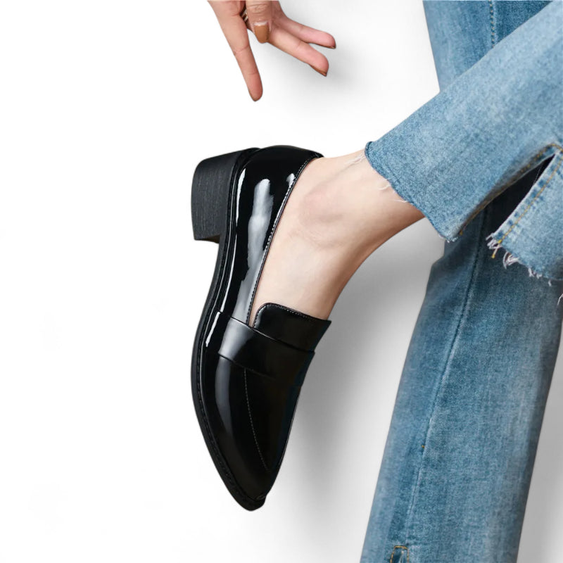Mocassin Noir Vernis Brillant à Talon Femme