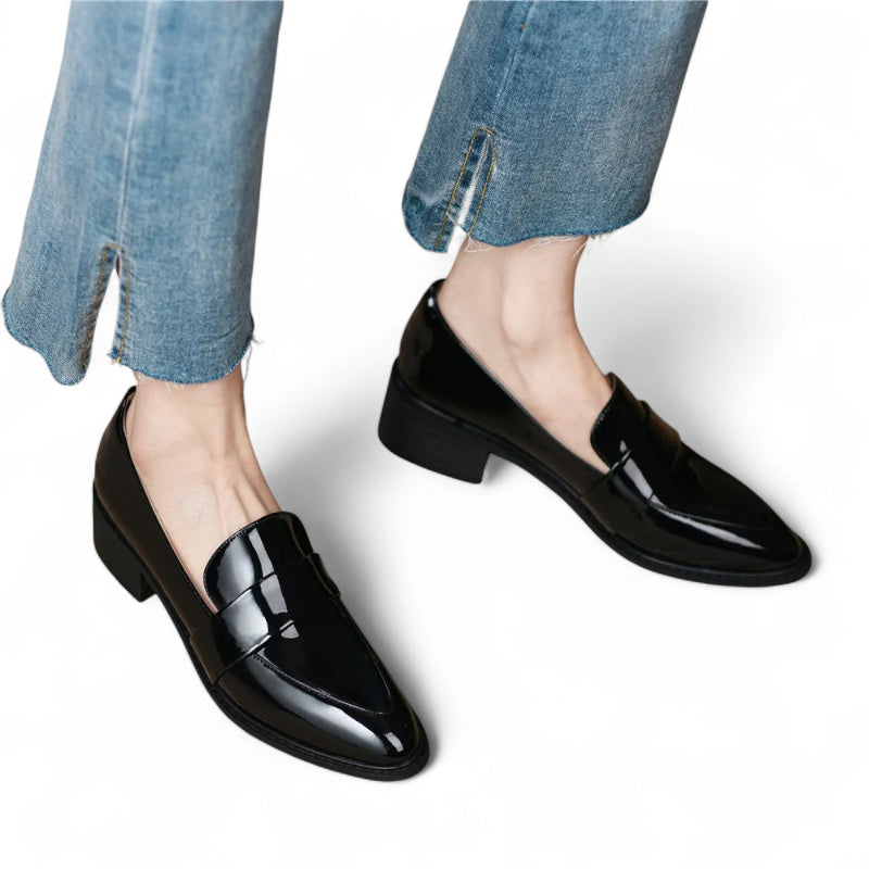 Mocassin Noir Vernis Brillant à Talon Femme