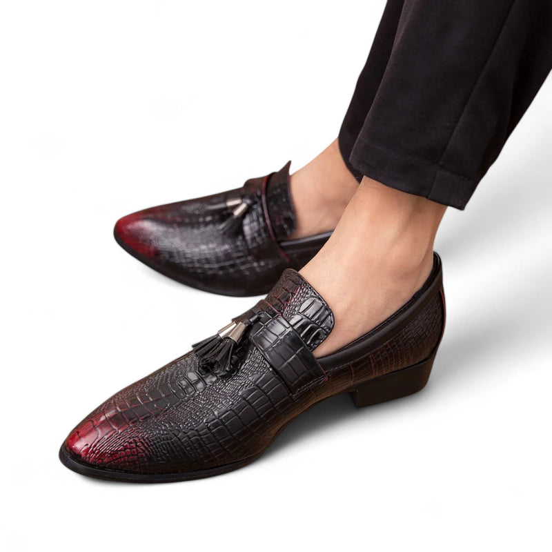 Mocassin En Cuir Vernis Noir Et Rouge à Gland Homme