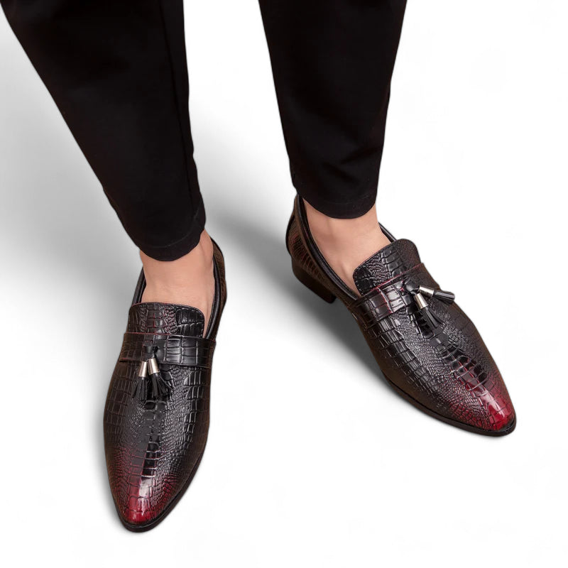 Mocassin En Cuir Vernis Noir Et Rouge à Gland Homme