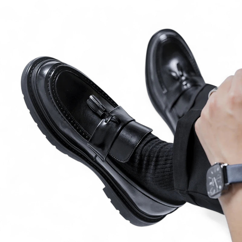 Mocassin En Cuir Vernis Noir à Talon Et Gland Pour Homme