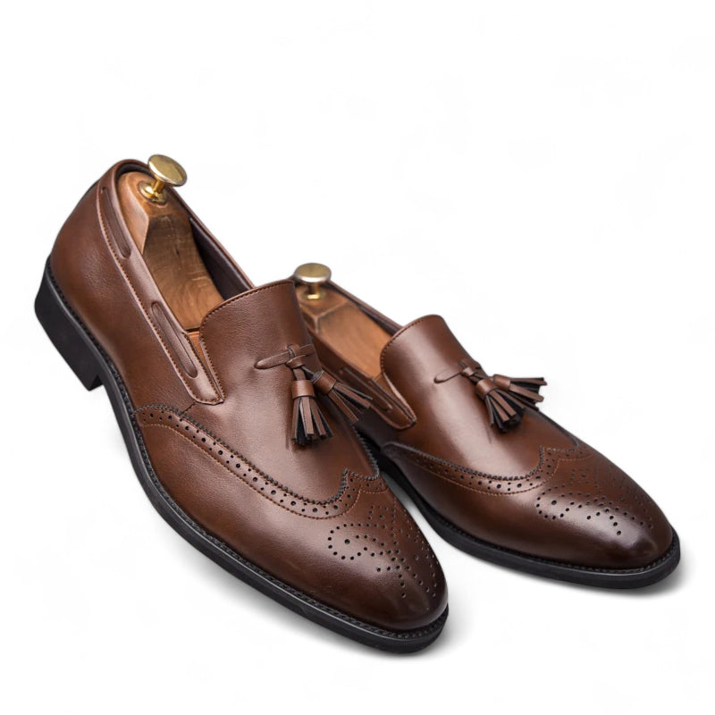 Mocassin En Cuir Vernis à Gland Marron Foncé Talon Homme