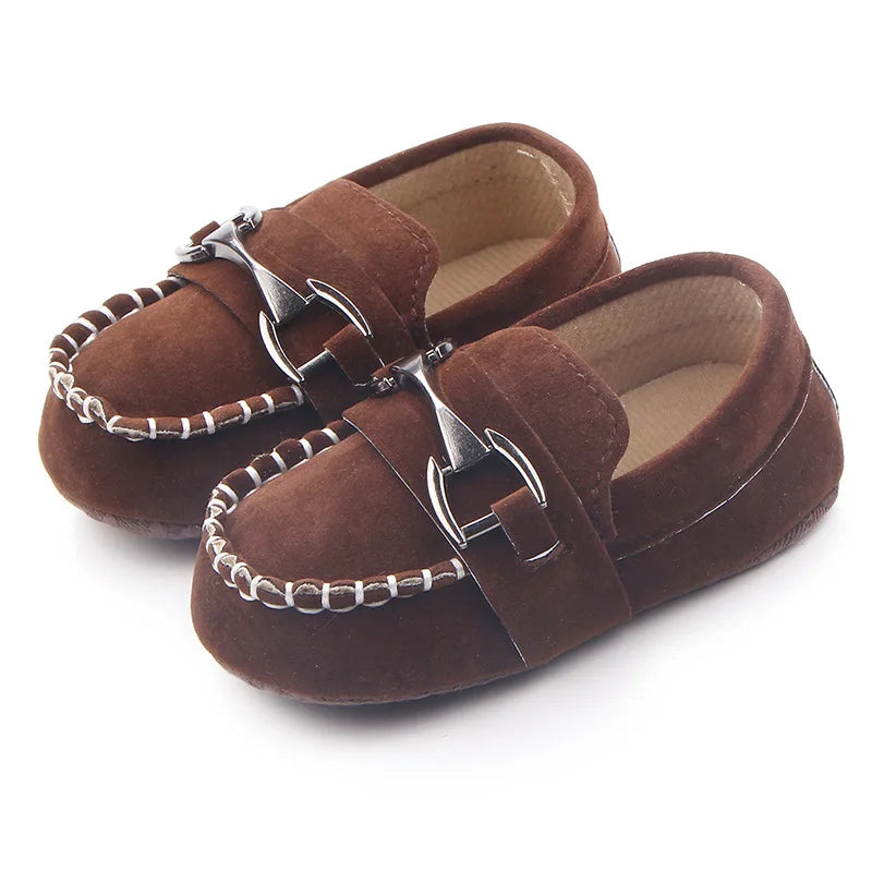 Mocassin Pour Bébé En Daim MArron Et Chainette