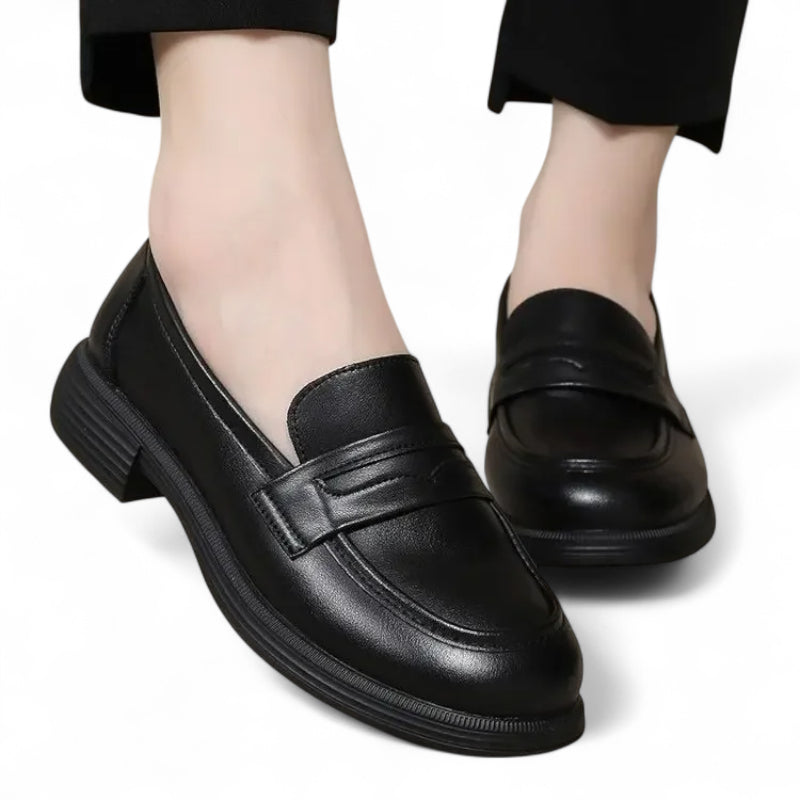 Mocassin En Cuir Noir Vernis Femme à Talon Chic