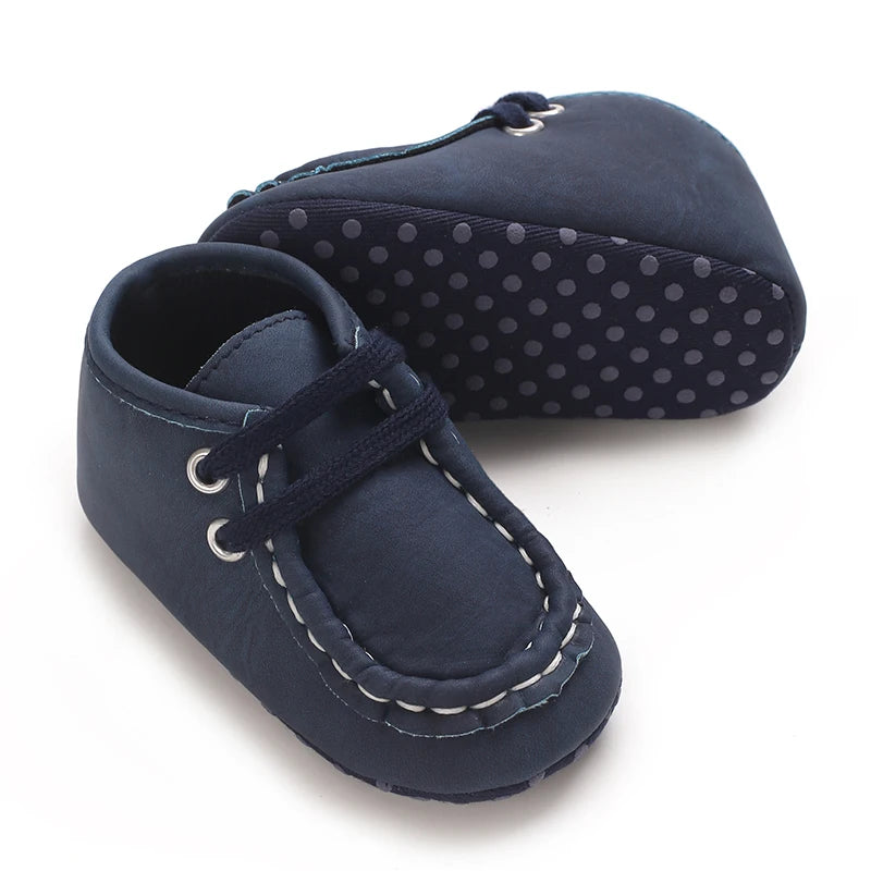 Mocassin En Daim Marine Coutures Blanches Bébé