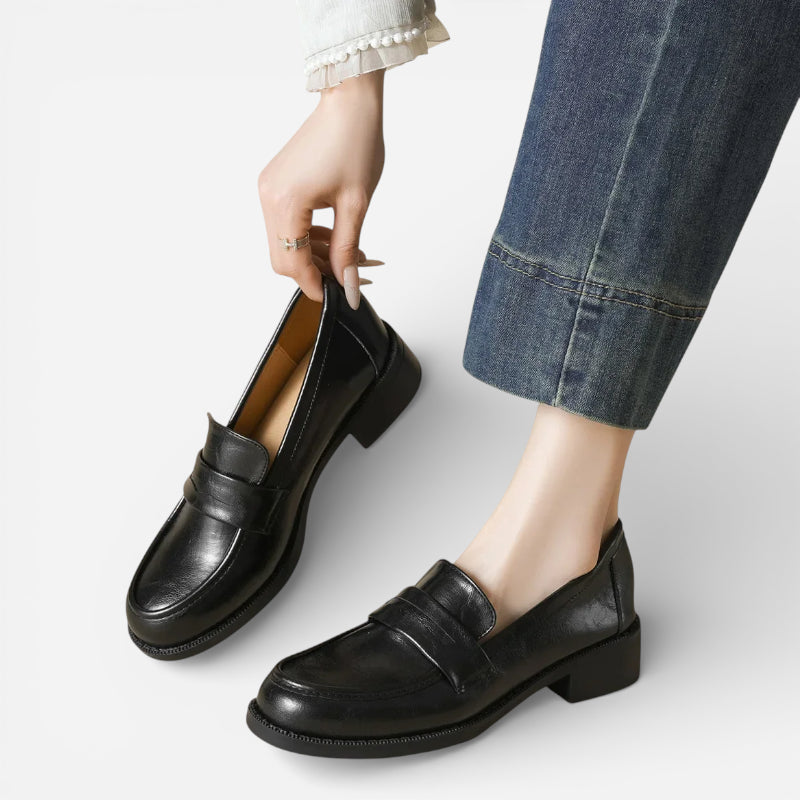 Mocassin En Cuir Vernis Noir à Talon Pour Femme