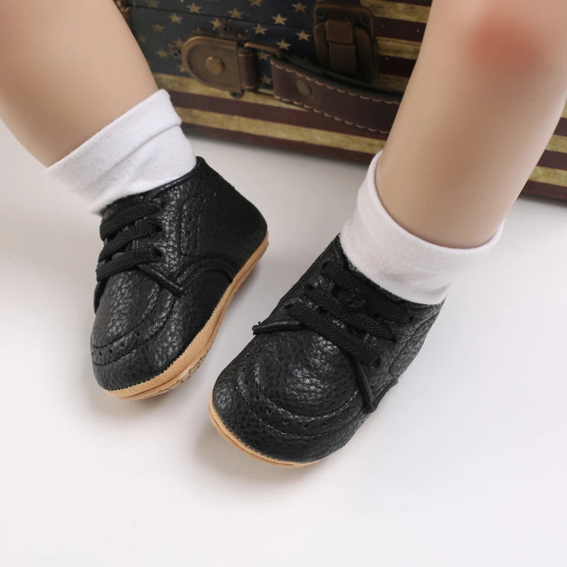 Mocassin Bébé En Cuir Noir à Lacet