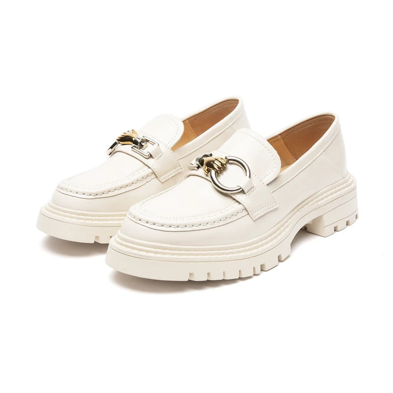 Mocassin Compensé En Cuir Blanc Et Chainette Pour Femme