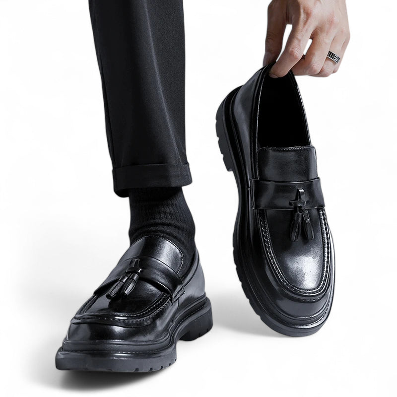 Mocassin En Cuir Vernis Noir à Talon Et Gland Pour Homme