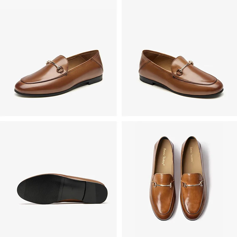 Mocassin En Cuir Marron Vernis Avec Talon Et Bijoux Femme