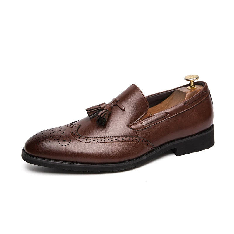 Mocassin En Cuir Vernis à Gland Marron Foncé Talon Homme
