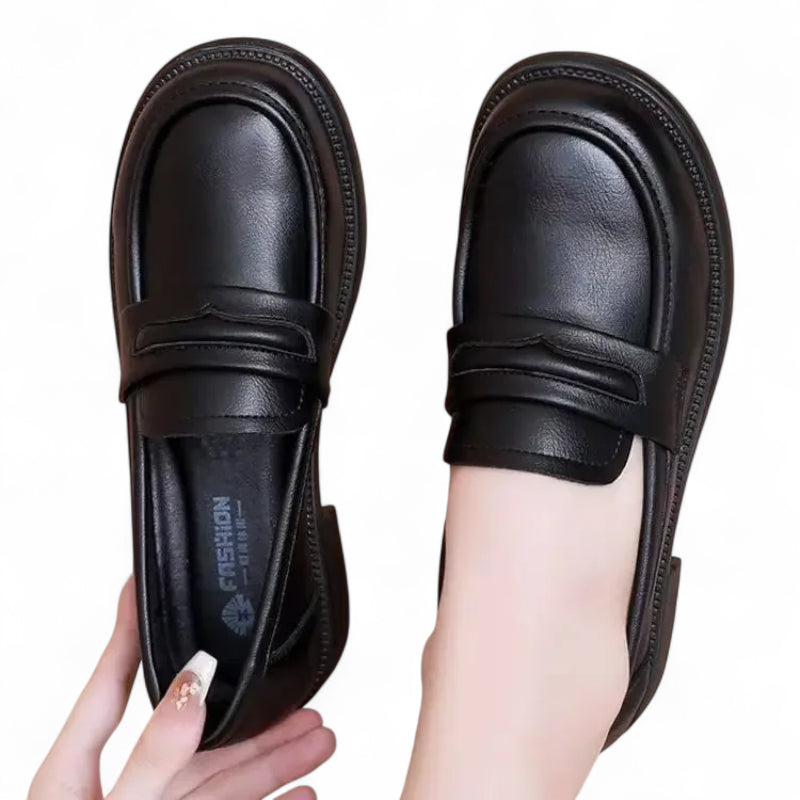 Mocassin En Cuir Noir Vernis Femme à Talon Chic