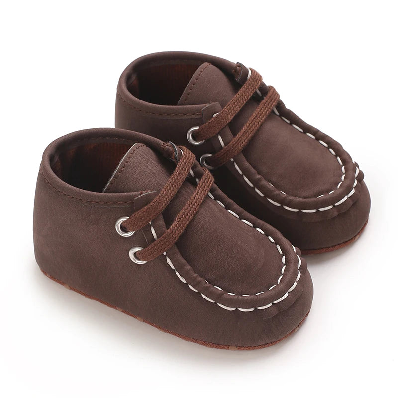 Mocassin En Daim Marron Coutures Blanches Bébé